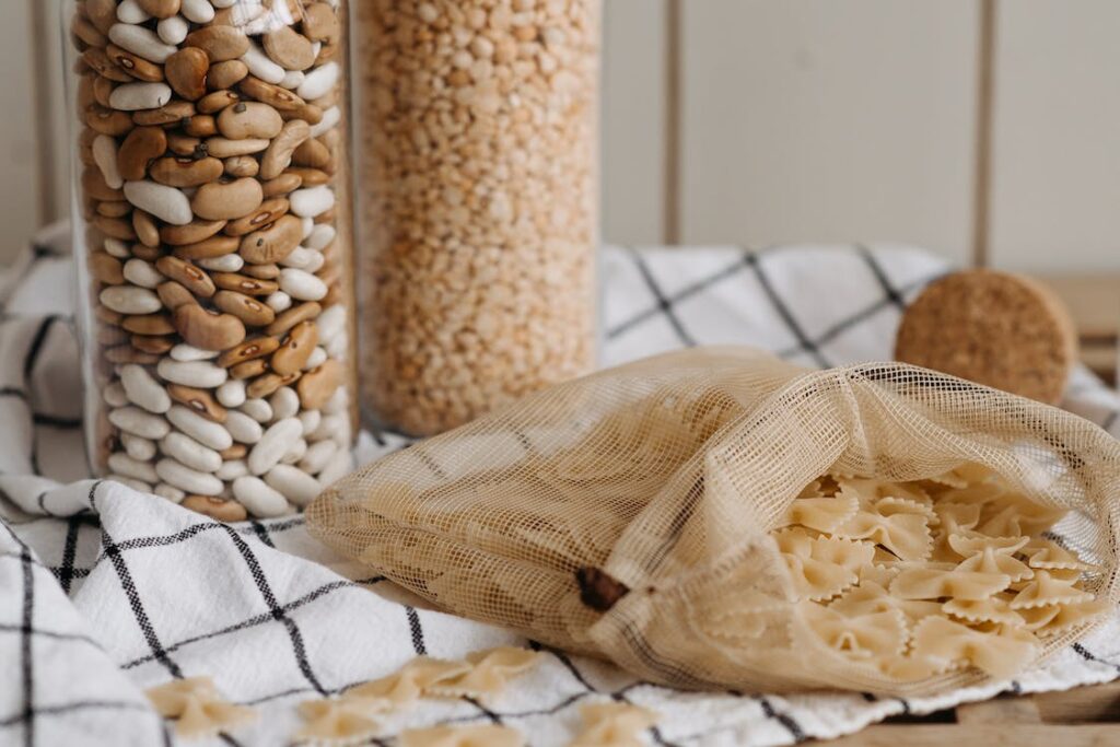 Hai la casa invasa di farfalline alimentari: difenditi con l’alloro!