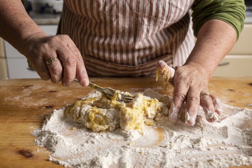 Zootecnica Viterbese - i Dolci di Carnevale - Giulia Marchetti e Vittoria Tassoni Cuoca, docente e blogger!