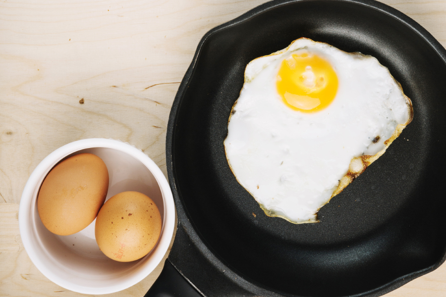 Le uova si possono mangiare ogni giorno? Falsi miti e verità nutrizionali 