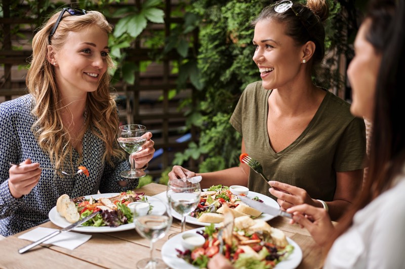 La tavola come cura: il potere sociale del mangiare insieme