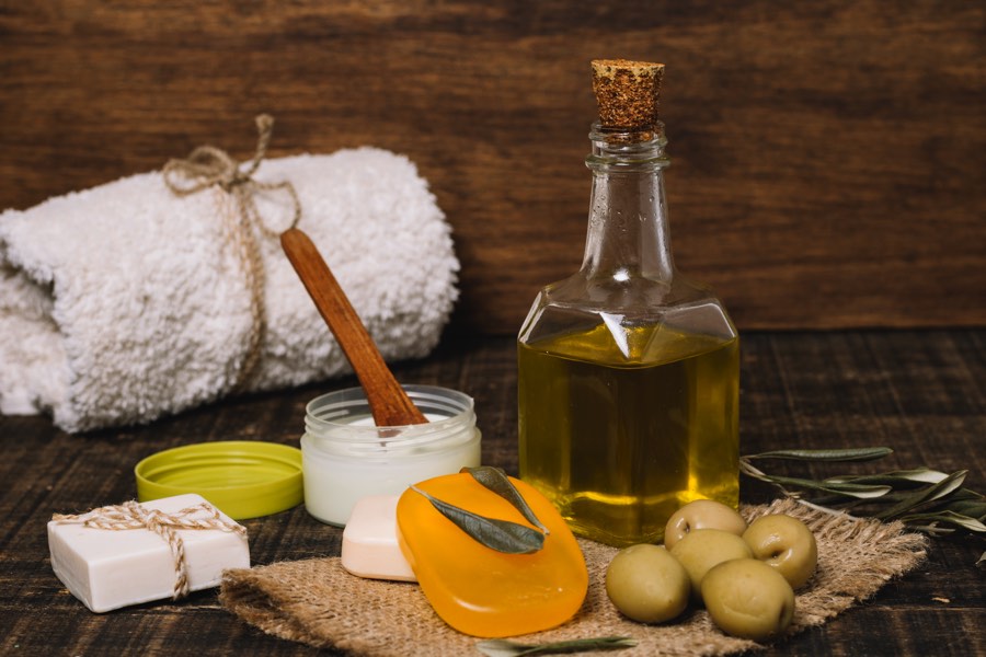 Sole, pelle e rimedi naturali: oli, infusi e impacchi estivi