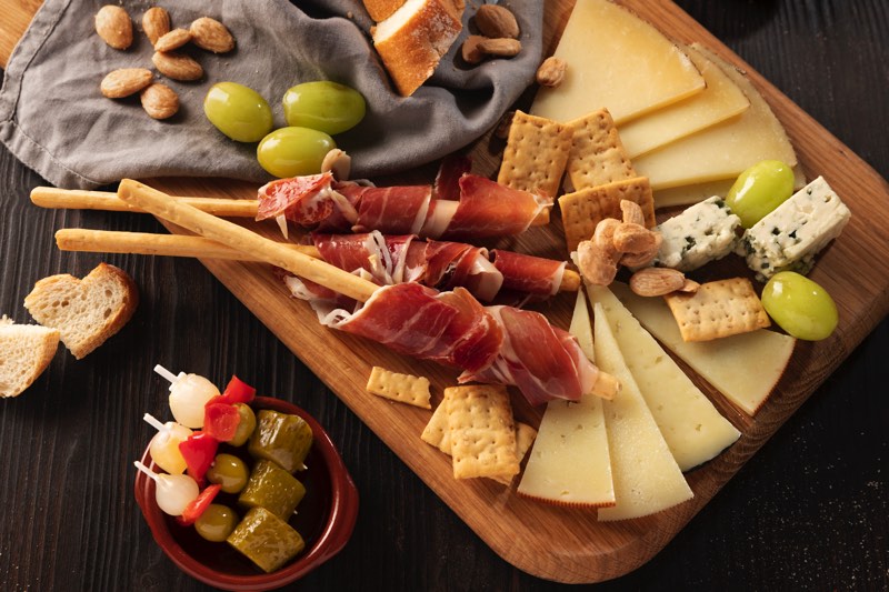 Charcuterie board: come realizzare i taglieri virali del web