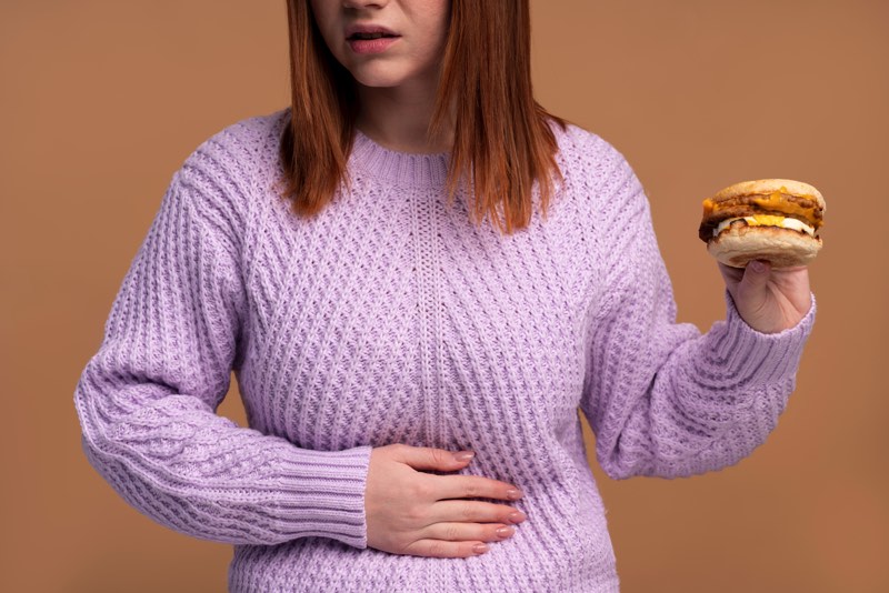 Pancia gonfia? Alimenti consigliati e cibi da evitare