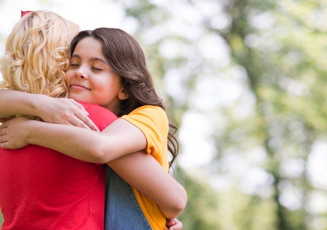 Abbracci gratis: il 30 giugno celebriamo il Free Hugs Day